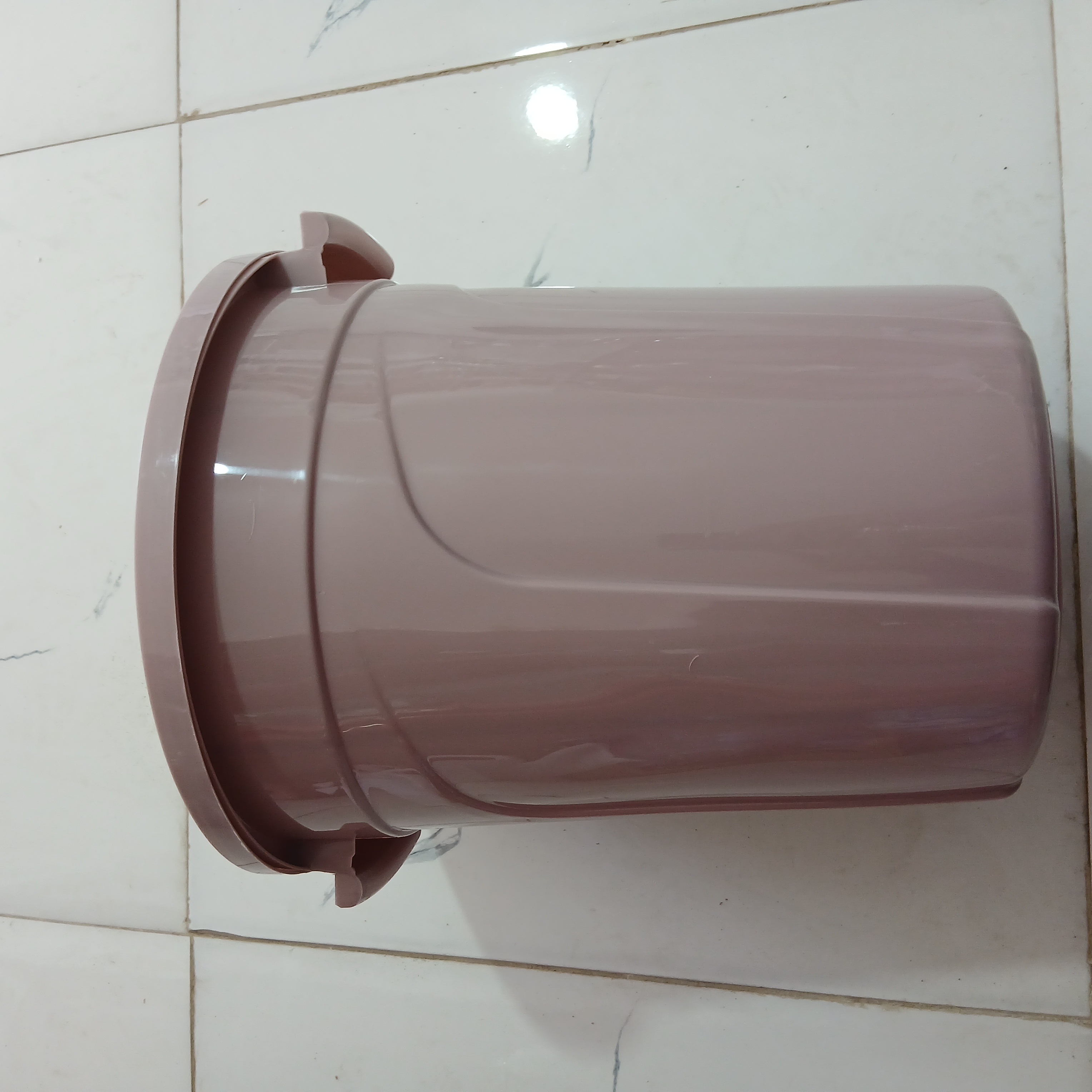 سطل درب دار اندیشه ارتفاع  ۳۵ قطر ۳۲ سانت کد ۶۱۰