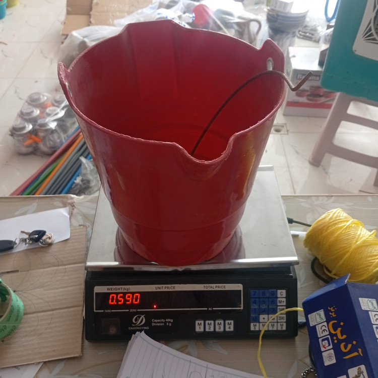 سطل مدرج پلاستیکی ۱۰ لیتری آبریز دار
