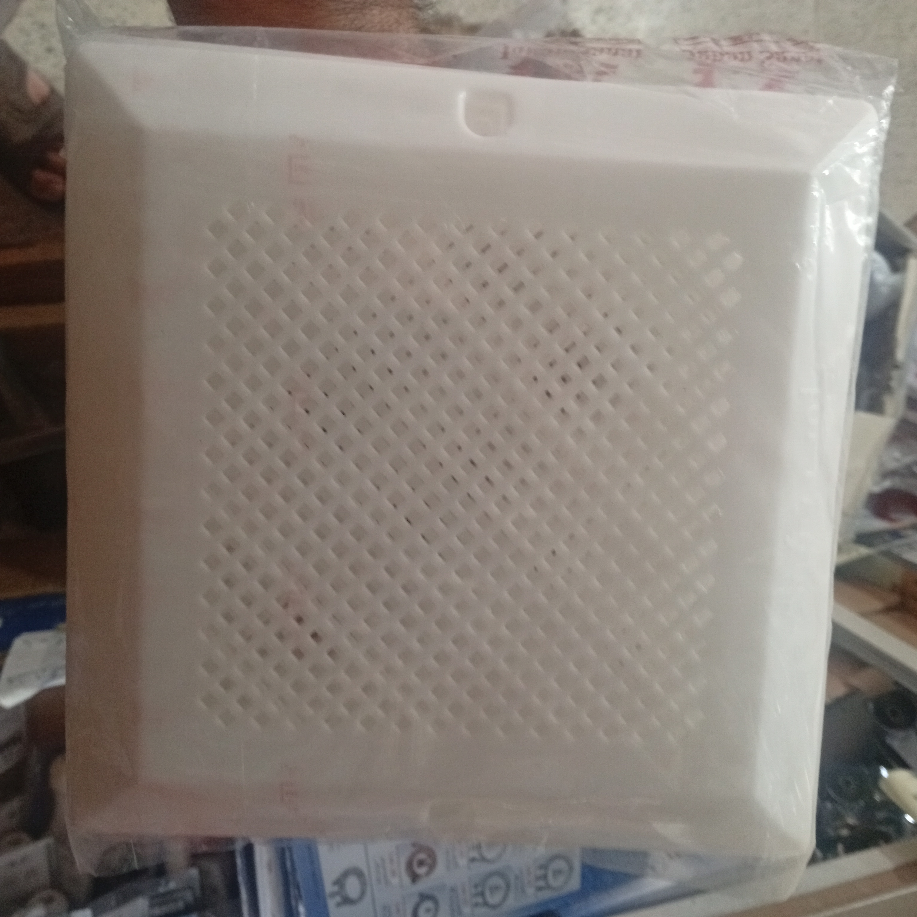 دریچه نما پلاستیک توری 20*20
